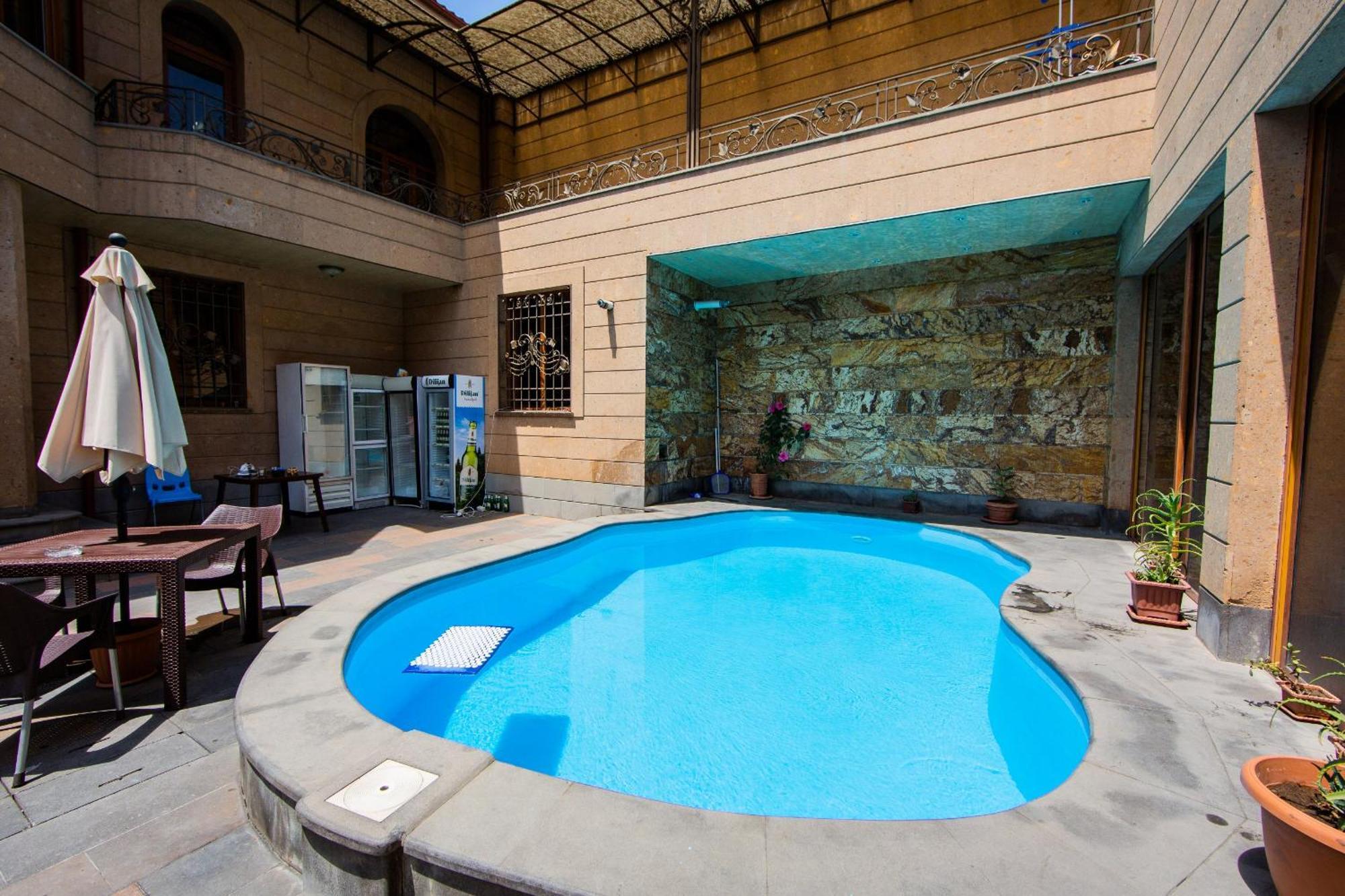 Centre Hotel-Hostel Erévan Extérieur photo